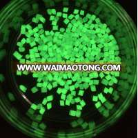 Bulk green luminous pigment for color concentrate